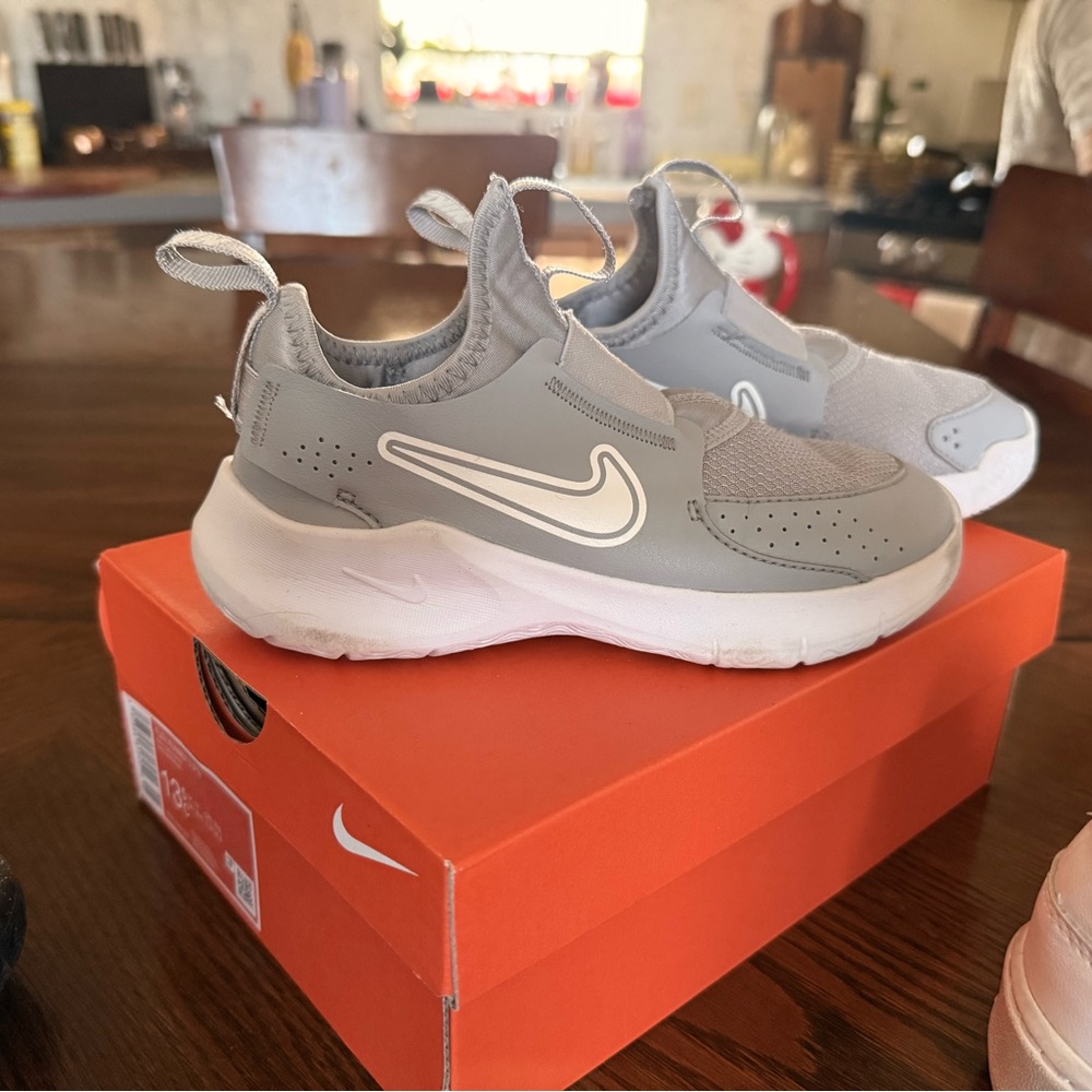 Nike Kids Light Gray Sneakers